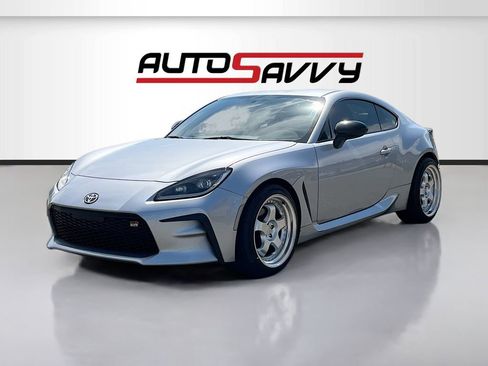 Used 2023 Toyota GR86 Premium w/ ALL Weather Mat Package (TMS) image 3