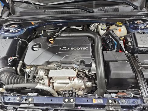 Used 2017 Chevrolet Malibu LT FWD image 34