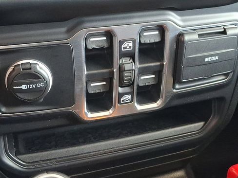 Used 2023 Jeep Gladiator Overland AWD/4WD image 27