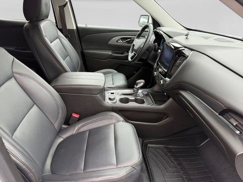 Used 2021 Chevrolet Traverse LT AWD/4WD image 16