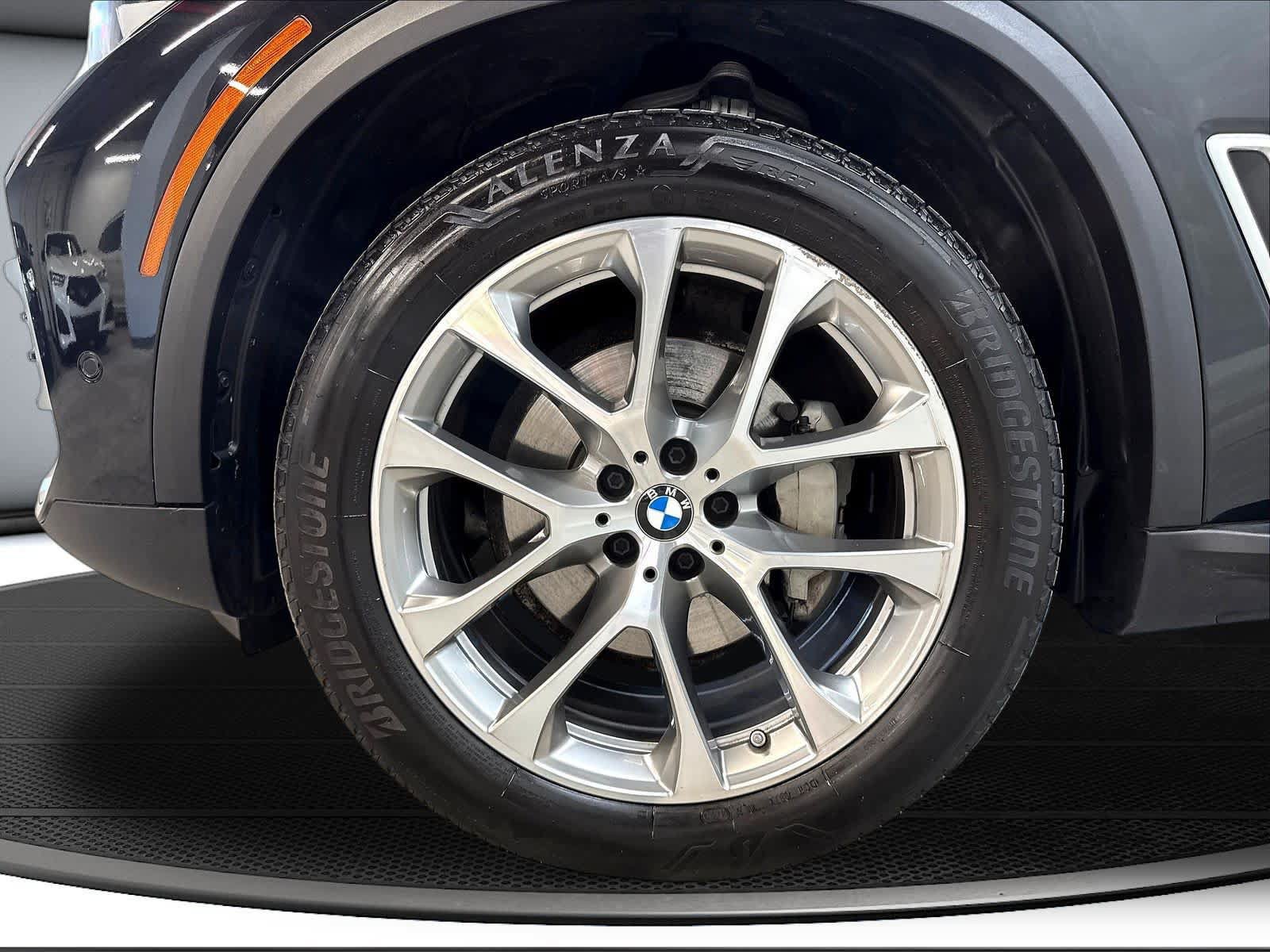 Used 2023 BMW X5 xDrive40i AWD/4WD image 36