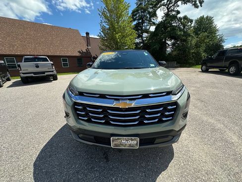 Used 2025 Chevrolet Equinox LT w/ Safety and Technology Package AWD/4WD image 8