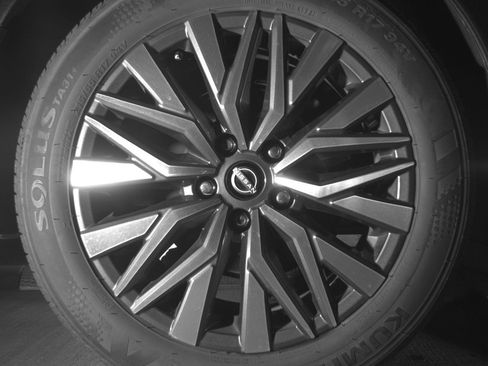 Used 2025 Nissan Altima 2.5 SV FWD image 15