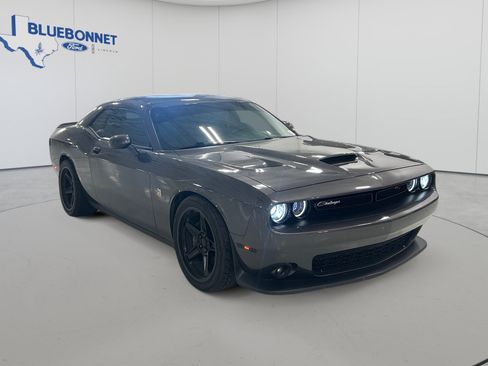 Used 2022 Dodge Challenger R/T Scat Pack w/ Driver Convenience Group RWD image 3