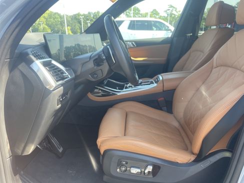 Used 2025 BMW X7 xDrive40i w/ M Sport Package AWD/4WD image 11