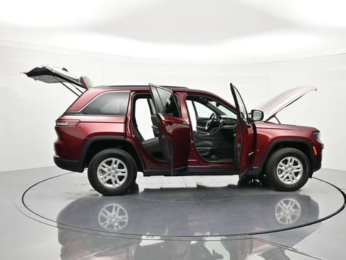 Used 2024 Jeep Grand Cherokee Laredo image 52