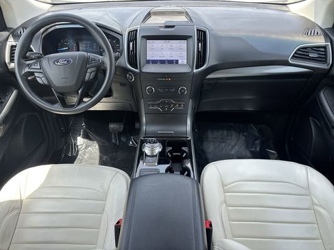 Used 2020 Ford Edge SE FWD image 12