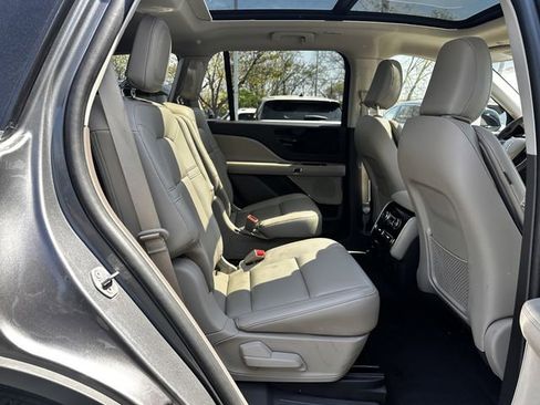 Certified 2023 Lincoln Aviator AWD w/ Premium Package image 37