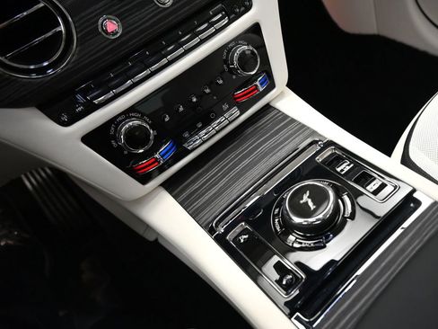 Used 2025 Rolls-Royce Spectre w/ Spectre Launch Package AWD/4WD image 20