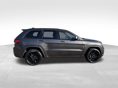 Used 2020 Jeep Grand Cherokee Altitude image 7