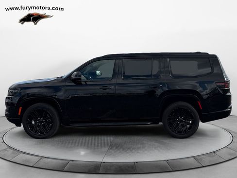 Used 2024 Jeep Wagoneer Series II image 6