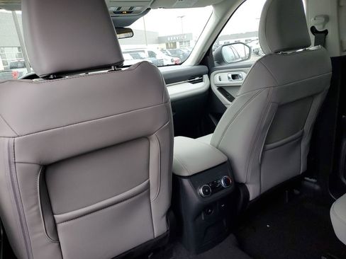 New 2026 Ford Explorer Active w/ Active Comfort Package image 28