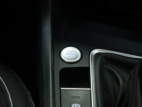 Certified 2022 Volkswagen Jetta SE image 23