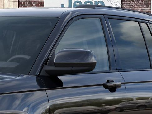 New 2025 Jeep Grand Cherokee Altitude image 12