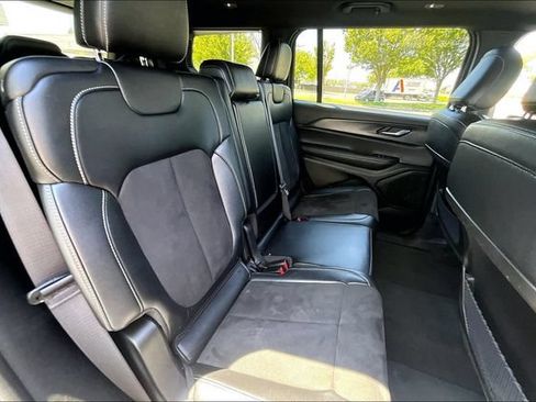 Used 2023 Jeep Grand Cherokee L Laredo AWD/4WD image 27