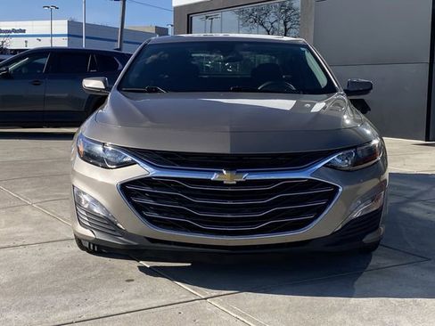 Used 2024 Chevrolet Malibu LT FWD image 2