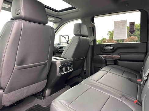 Used 2022 Chevrolet Silverado 2500 LTZ w/ LTZ Plus Package AWD/4WD image 25