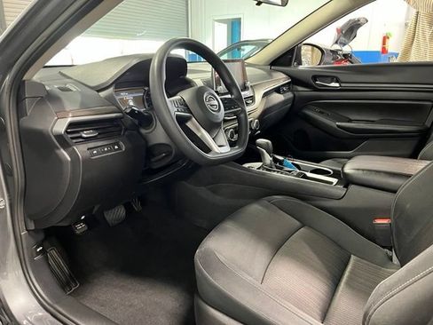 Used 2024 Nissan Altima 2.5 SV FWD image 22