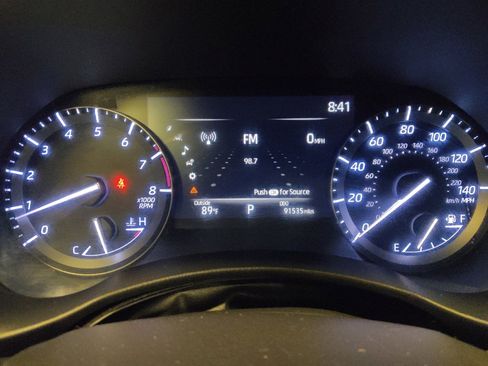 Used 2020 Toyota Highlander XLE FWD image 23