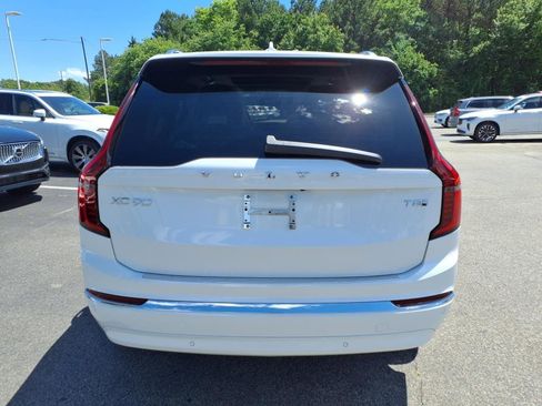 New 2025 Volvo XC90 T8 Plus w/ Protection Package Premier image 4