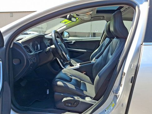 Used 2014 Volvo S60 T5 FWD image 3