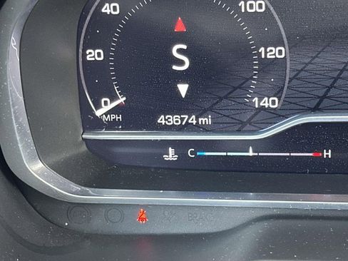 Used 2023 GMC Yukon SLT w/ SLT Premium Package image 27