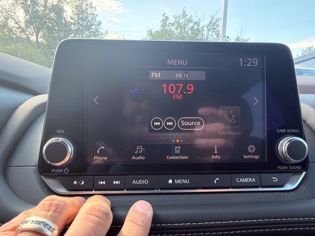 Used 2021 Nissan Rogue S FWD image 25