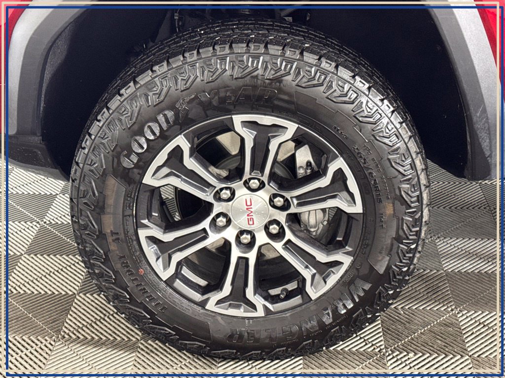 Certified 2025 GMC Canyon AT4 w/ AT4 Premium Package AWD/4WD image 14