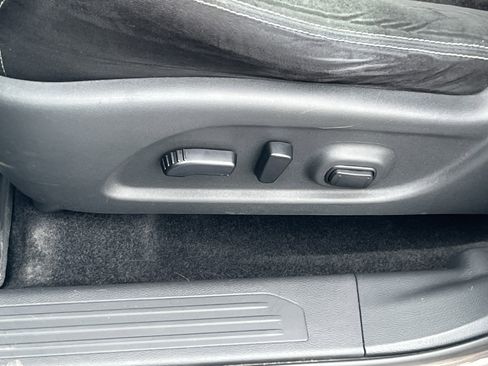 Used 2018 Nissan Murano SV w/ Premium Package image 14