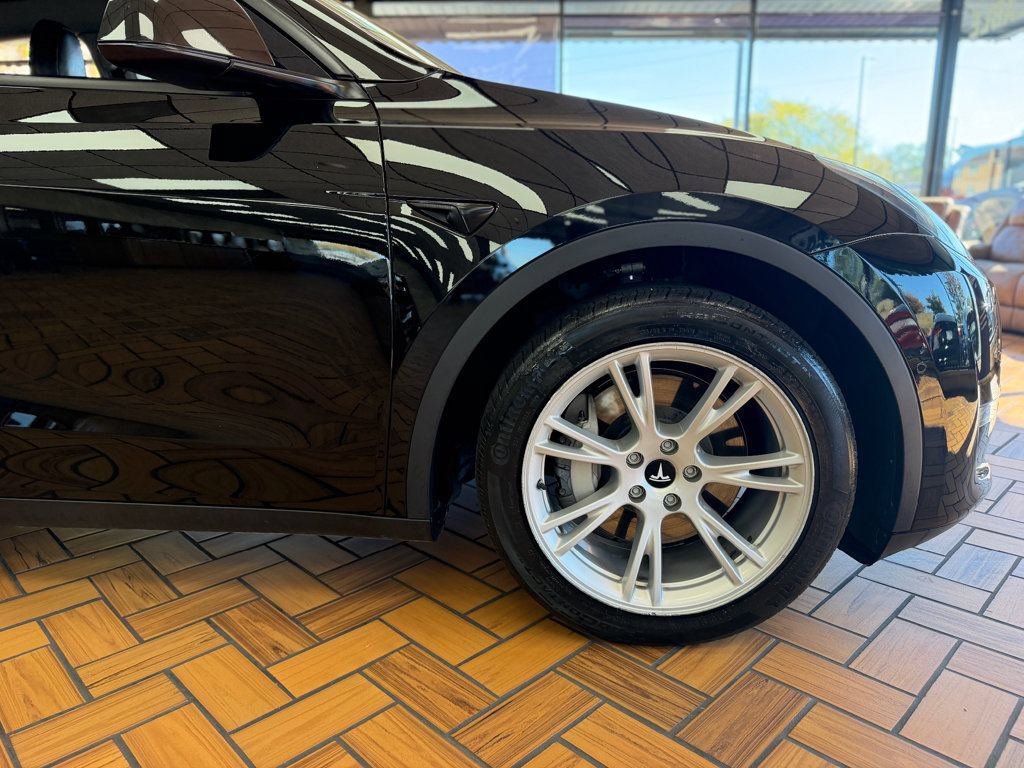 Used 2022 Tesla Model Y Long Range AWD/4WD image 11