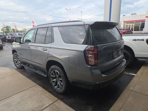 Used 2022 Chevrolet Tahoe Z71 w/ Luxury Package AWD/4WD image 2