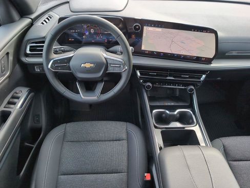 New 2026 Chevrolet Traverse LT w/ LPO, Floor Liner Package FWD image 32
