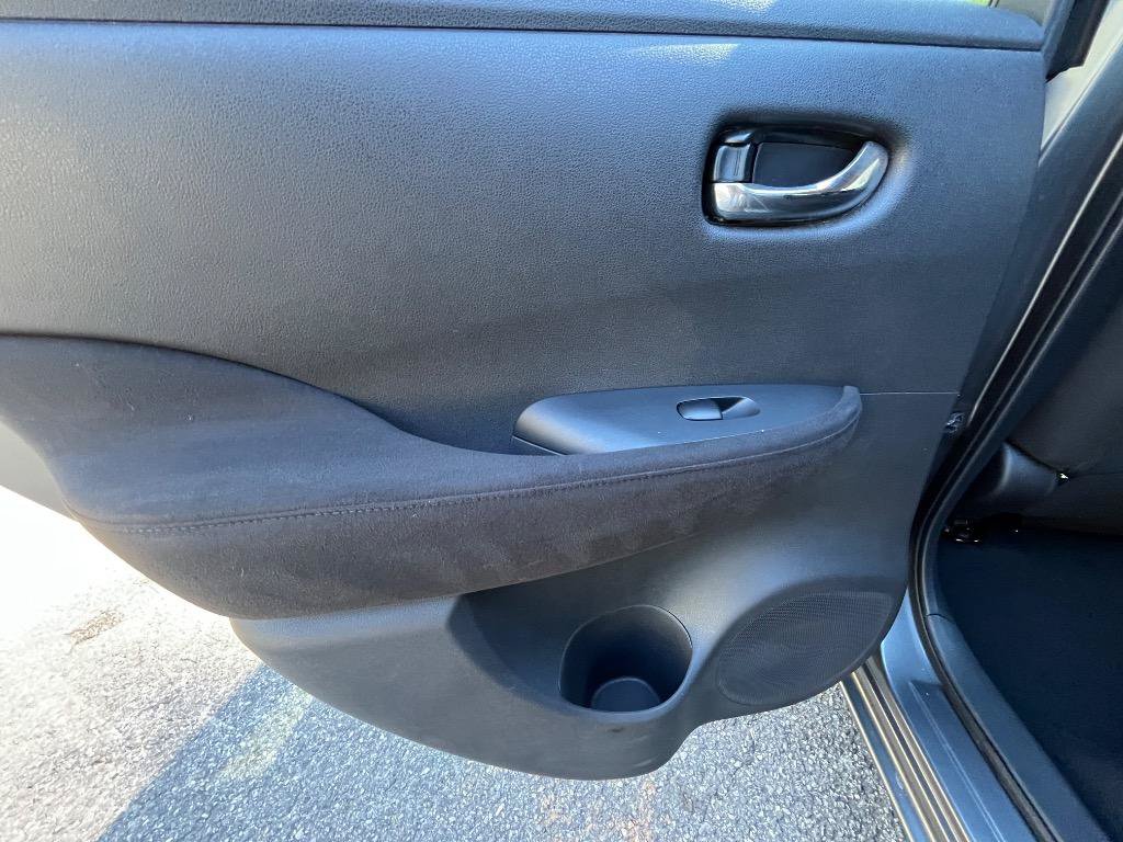 Used 2015 Nissan Leaf S w/ Charge Package FWD image 27