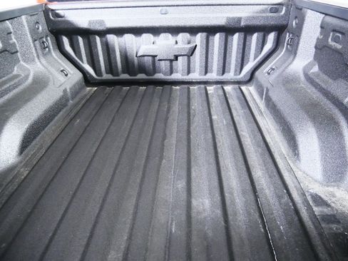 Used 2025 Chevrolet Colorado ZR2 w/ Technology Package AWD/4WD image 18