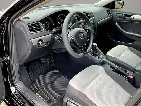 Used 2018 Volkswagen Jetta S w/ Cold Weather Package FWD image 19