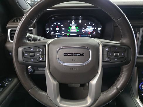 Used 2022 GMC Yukon Denali w/ Advanced Technology Package image 18