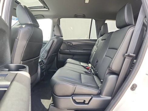 Used 2023 Honda Passport EX-L image 6