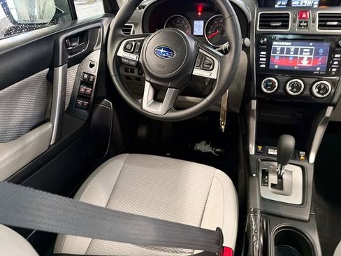 Used 2018 Subaru Forester 2.5i Premium w/ All-Weather Package image 22
