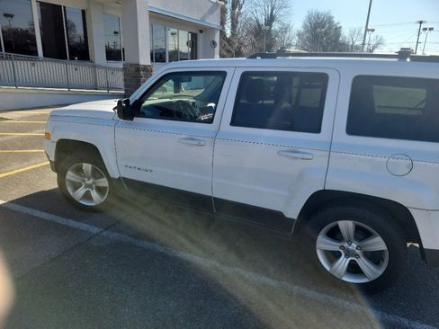 Used 2015 Jeep Patriot Latitude image 4