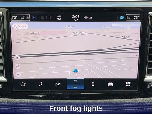 Used 2025 Chrysler Pacifica Limited image 30