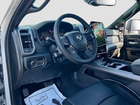New 2026 RAM 2500 Laramie AWD/4WD image 9