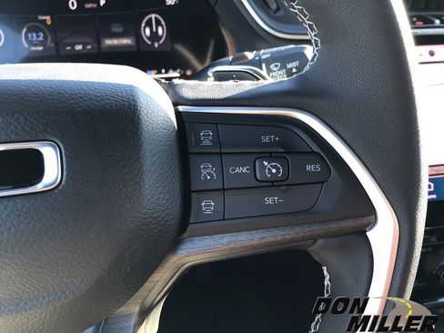 New 2025 Jeep Grand Cherokee L Limited w/ Luxury Tech Group II image 18