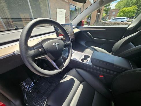 Used 2024 Tesla Model Y Long Range AWD/4WD image 37