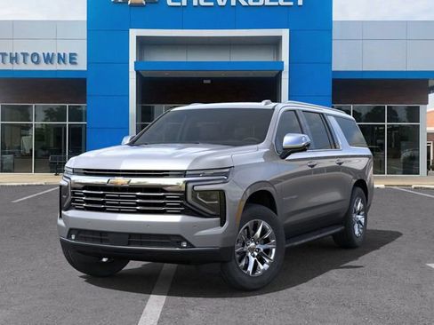 New 2025 Chevrolet Suburban Premier image 6