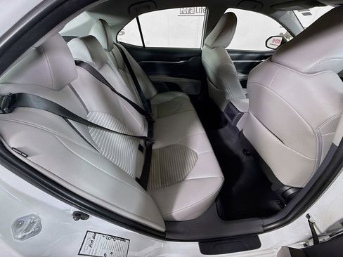 Certified 2022 Toyota Camry SE image 28