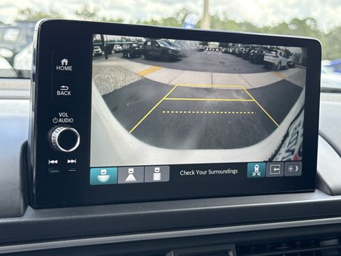 Certified 2024 Honda Pilot Touring image 31