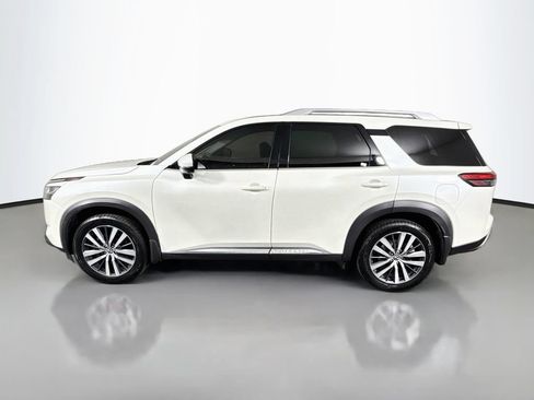 Used 2022 Nissan Pathfinder Platinum w/ Cargo Package AWD/4WD image 4