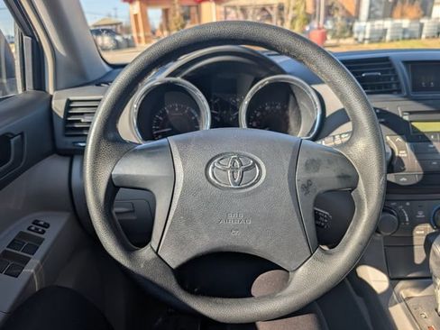 Used 2010 Toyota Highlander 4WD image 10