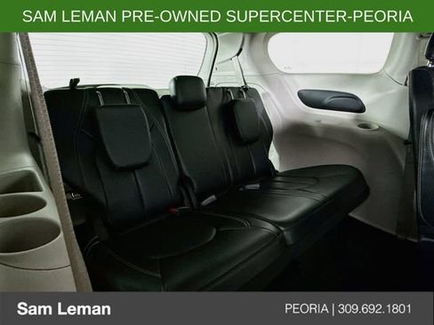Used 2023 Chrysler Pacifica Touring-L FWD image 25