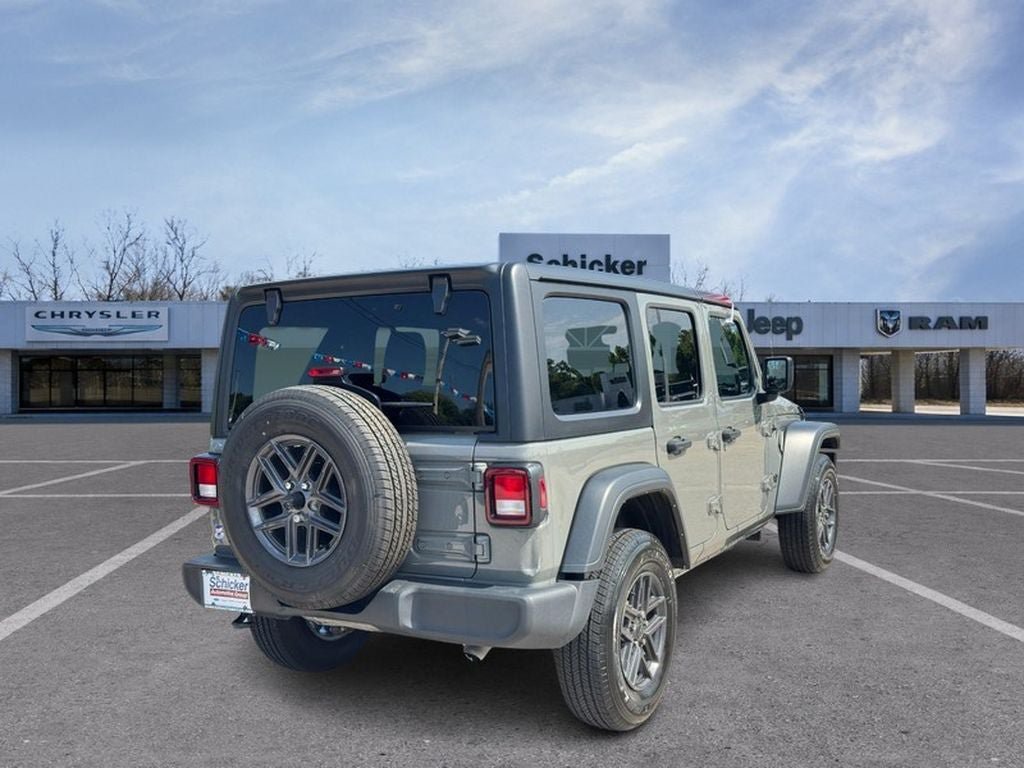 Used 2023 Jeep Wrangler Unlimited Sport AWD/4WD image 3